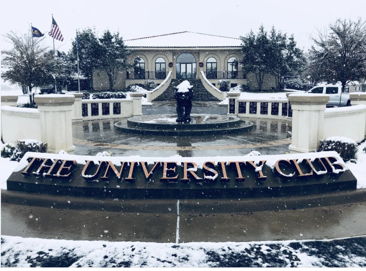 University Club sign on a rare Baton Rouge snow day